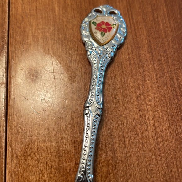 Souvenir spoons from Alberta - Picture 7 of 7